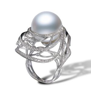ladylike pearl necklaces earrings bracelets - la bague physalis de mikimoto.jpg